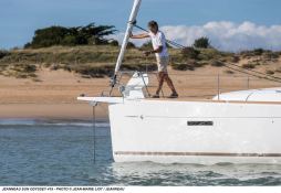 Sun Odyssey 419 Jeanneau Exterior 9