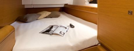 Sun Odyssey 419 Jeanneau Interior 6