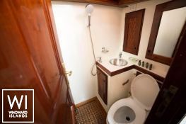 Meta IV   Ketch  26M Interior 9