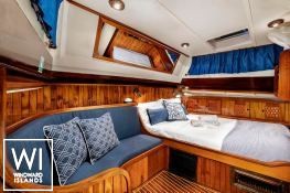 Meta IV   Ketch  26M Interior 10