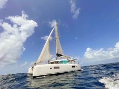 Tango  Lagoon Catamaran Lagoon 42 Exterior 6