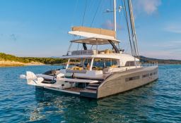 Babac  Lagoon Catamaran Lagoon 77 Exterior 2