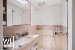 MANE ET NOCTE  Lagoon Catamaran Lagoon 77 Interior 18