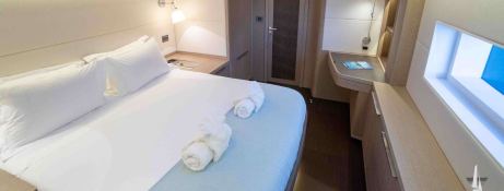 Joy  Lagoon Catamaran Lagoon 77 Interior 22