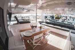 Drago  Lagoon Catamaran Power 630 Interior 9