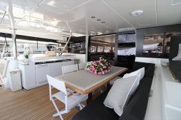 Drago  Lagoon Catamaran Power 630 Interior 10