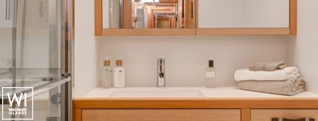 ALLEGRA  Lagoon Catamaran Power 630 Interior 17