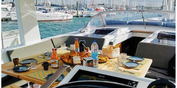 GARDEN GLOBE  Hanse Yachts Hanse 588 Interior 24