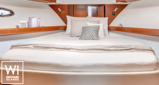 Antares 42 Beneteau Interior 3