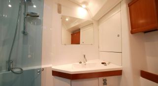 Oceanis  46.1 Beneteau Interior 6