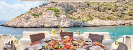 ESTIA YI  Ferretti Yacht 880 Interior 19