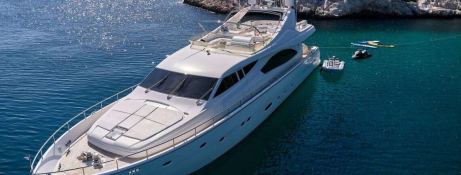 ESTIA YI  Ferretti Yacht 880 Exterior 2