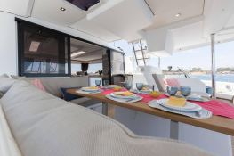 Dakota  Fountaine Pajot Saona 47 Interior 10