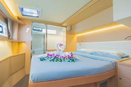 BLUE MOON  Lagoon Catamaran Lagoon 52 Interior 15