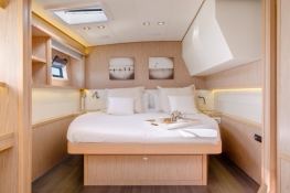 Summertime  Lagoon Catamaran Lagoon 52 Interior 1