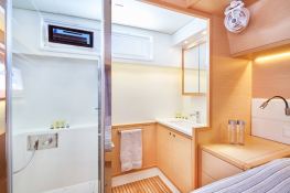 FLOW  Lagoon Catamaran Lagoon 52 Interior 21