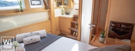 Lucky Clover  Lagoon Catamaran Lagoon 52 Interior 24