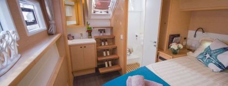 Lucky Clover  Lagoon Catamaran Lagoon 52 Interior 25