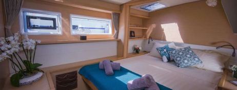 Lucky Clover  Lagoon Catamaran Lagoon 52 Interior 26