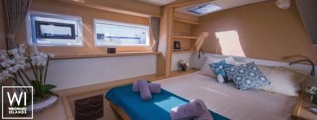 Lucky Clover  Lagoon Catamaran Lagoon 52 Interior 26
