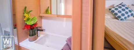Lucky Clover  Lagoon Catamaran Lagoon 52 Interior 27