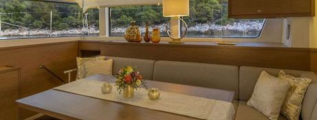 FLO  Lagoon Catamaran Lagoon 52 Interior 13