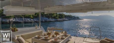 FLO  Lagoon Catamaran Lagoon 52 Exterior 2