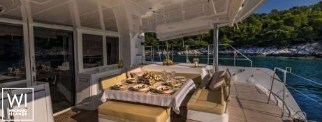 FLO  Lagoon Catamaran Lagoon 52 Exterior 3