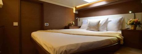 FLO  Lagoon Catamaran Lagoon 52 Interior 12