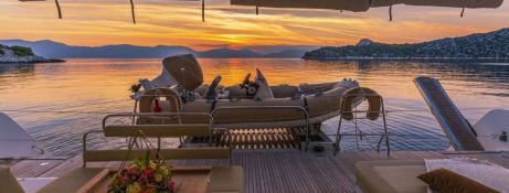 FLO  Lagoon Catamaran Lagoon 52 Exterior 4