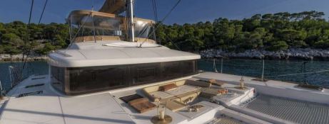 FLO  Lagoon Catamaran Lagoon 52 Exterior 6