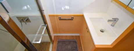 SHANGRI LA   Lagoon Catamaran Lagoon 52 Interior 15