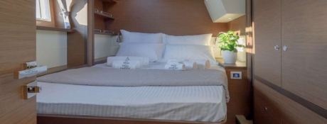 ONEIDA  Lagoon Catamaran Lagoon 52 Interior 13