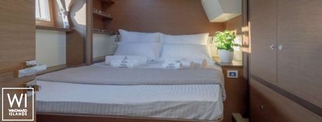 ONEIDA  Lagoon Catamaran Lagoon 52 Interior 13