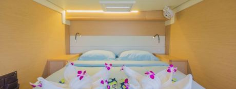 BLUE MOON  Lagoon Catamaran Lagoon 52 Interior 15