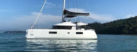 BLUE MOON  Lagoon Catamaran Lagoon 52 Exterior 2