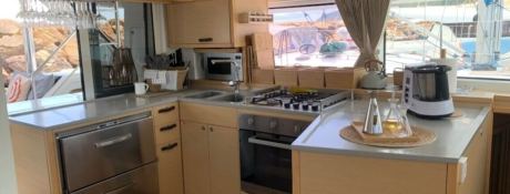 GOA 10  Lagoon Catamaran Lagoon 52 Interior 16