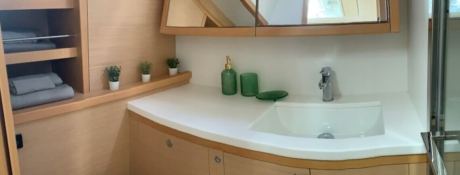 GOA 10  Lagoon Catamaran Lagoon 52 Interior 22