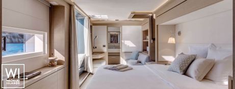 SIETE MARES  Lagoon Catamaran Power 78 Interior 1