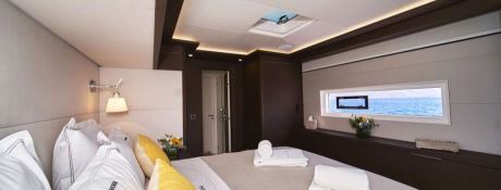 CRAZY HORSE  Lagoon Catamaran Power 78 Interior 1