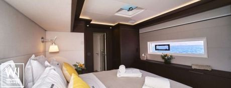 CRAZY HORSE  Lagoon Catamaran Power 78 Interior 1