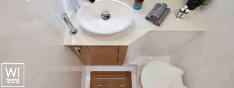 JOVY  Dufour Yachts Catamaran 48 Interior 1