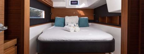 Aquanimity  Dufour Yachts Dufour 48 Interior 12