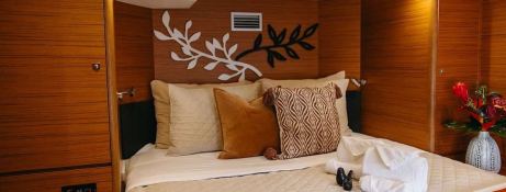 Aquanimity  Dufour Yachts Dufour 48 Interior 19