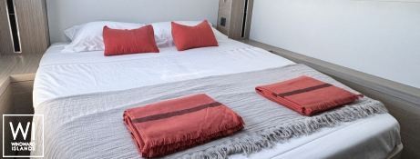 YOFF  Lagoon Catamaran Lagoon 46 Interior 0