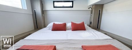 YOFF  Lagoon Catamaran Lagoon 46 Interior 2