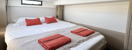 YOFF  Lagoon Catamaran Lagoon 46 Interior 3