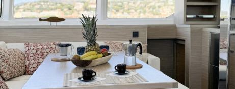 YOFF  Lagoon Catamaran Lagoon 46 Interior 4