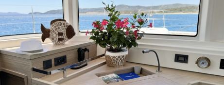 YOFF  Lagoon Catamaran Lagoon 46 Interior 7