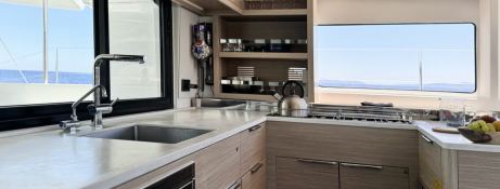 YOFF  Lagoon Catamaran Lagoon 46 Interior 9